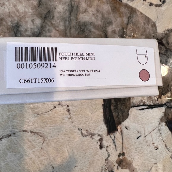 Loewe EUC MINI Leather Heel Pouch comes with box and dust bag - Picture 6 of 12